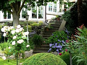 Bachlauf im Steingarten
